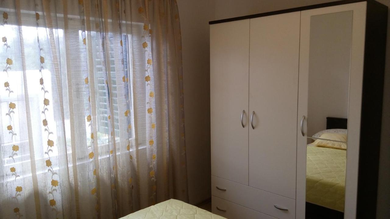Apartments Tinka Grebastica Bagian luar foto