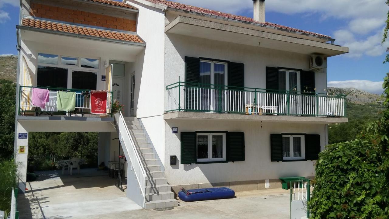 Apartments Tinka Grebastica Bagian luar foto
